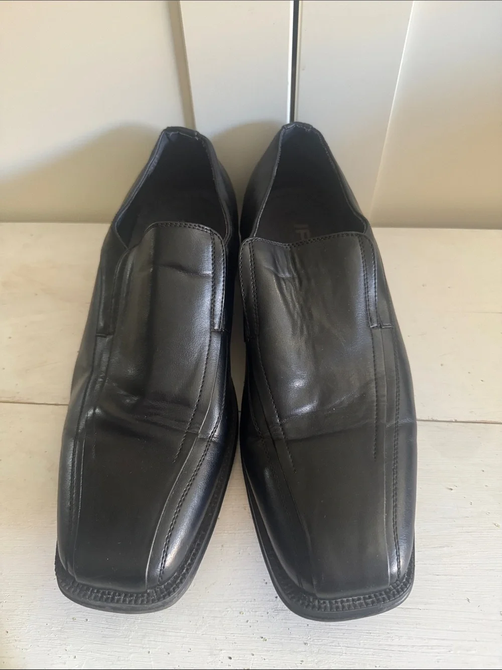 Men's Black Leather Slip-On Dress Shoes